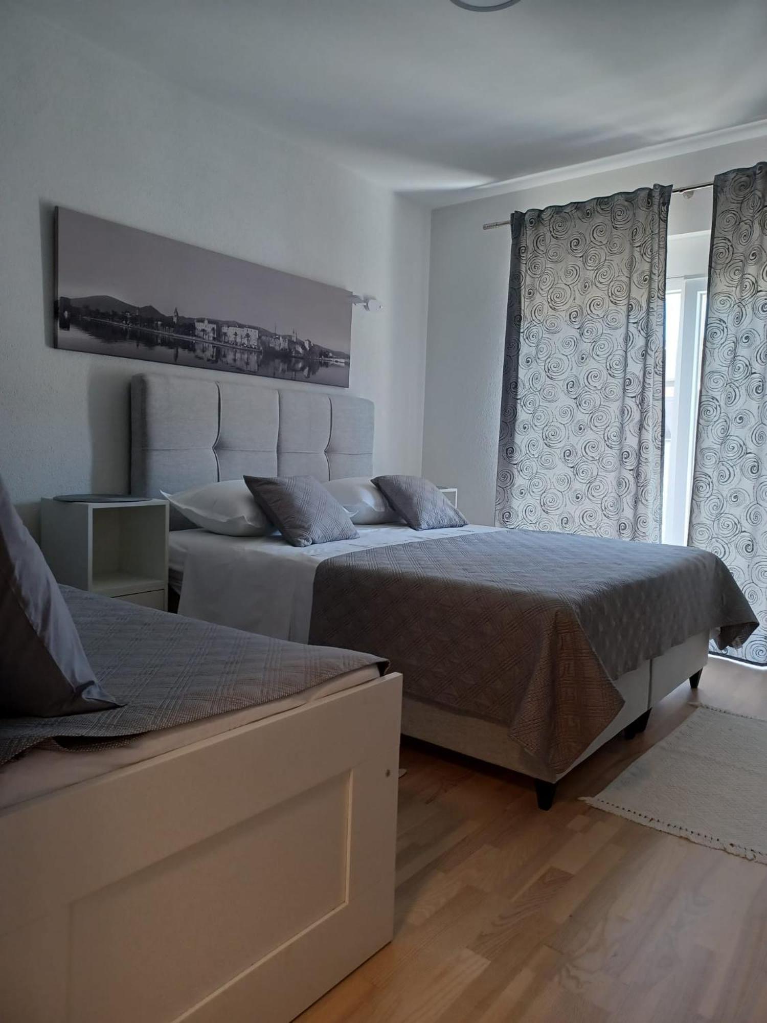 Studio Apartman Marija Trogir Exteriör bild